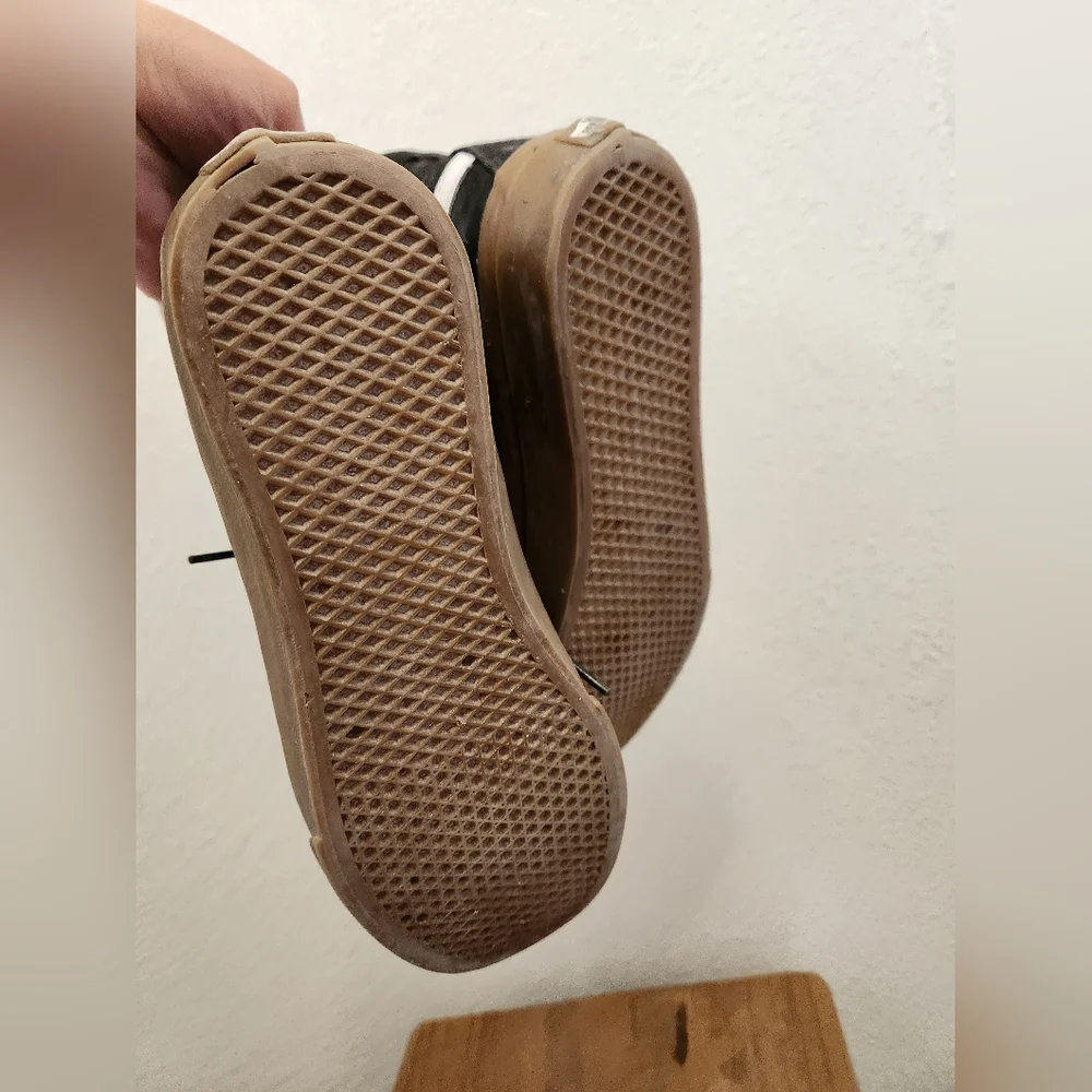 Vans - Picture 4 of 5